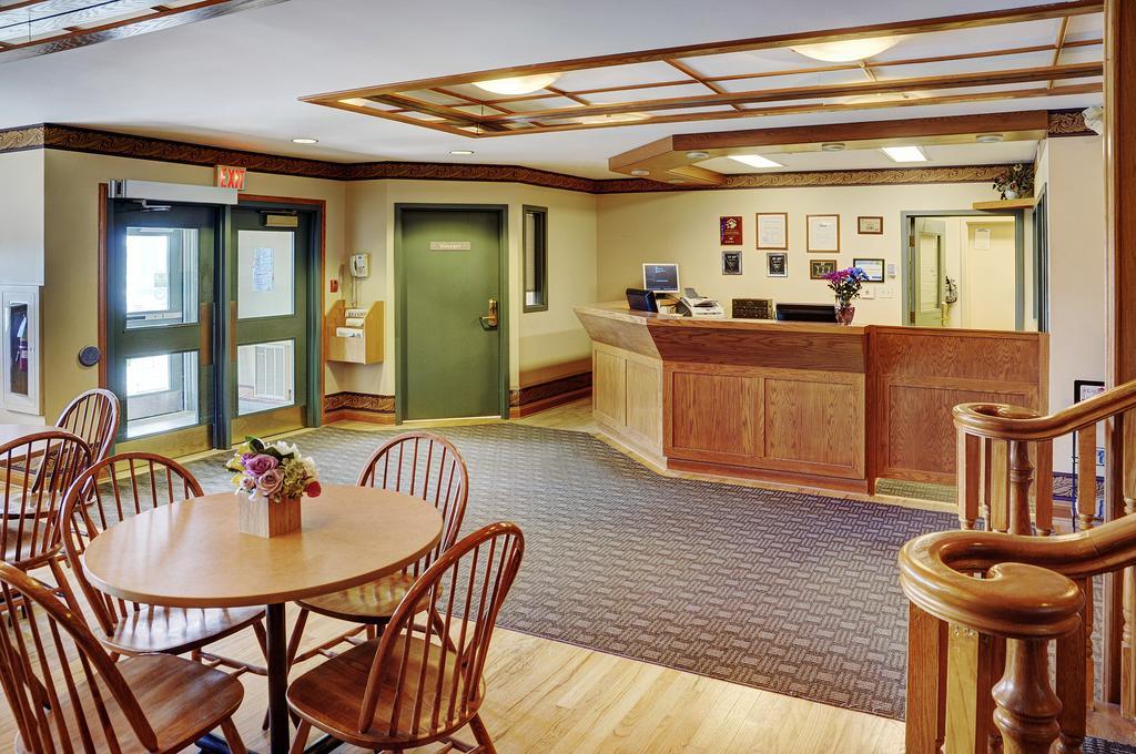 Lakeview Inns & Suites - Brandon Εξωτερικό φωτογραφία